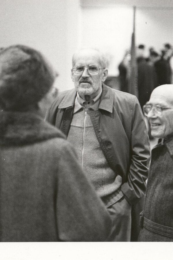 uprostřed Radoslav Květ